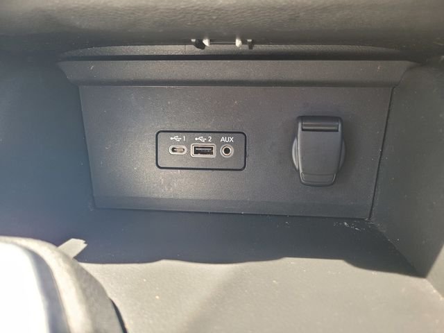 Used 2022 Gray Nissan SR image 25