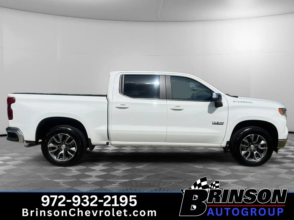 New 2026 Summit White Chevrolet LT image 4