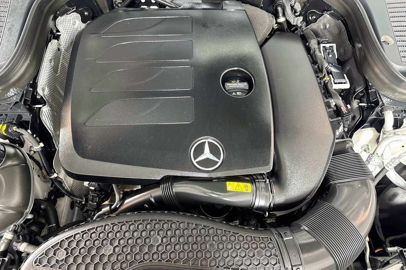 Certified Used 2023 Polar White Mercedes-Benz GLC 300 image 29
