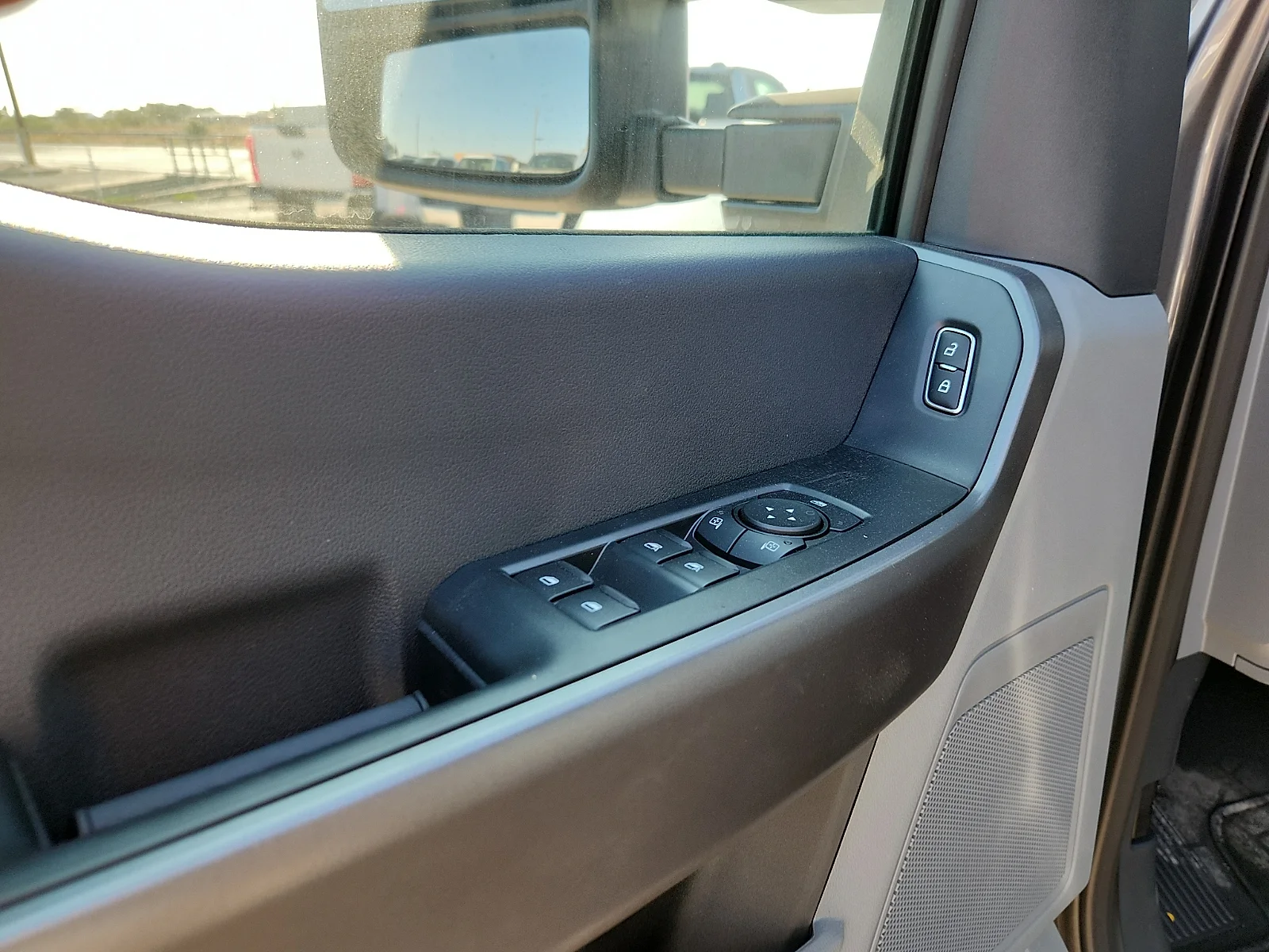 New 2027 Carbonized Gray Metallic Ford XL image 15