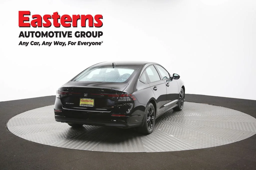 Used 2025 Black Honda SE image 39