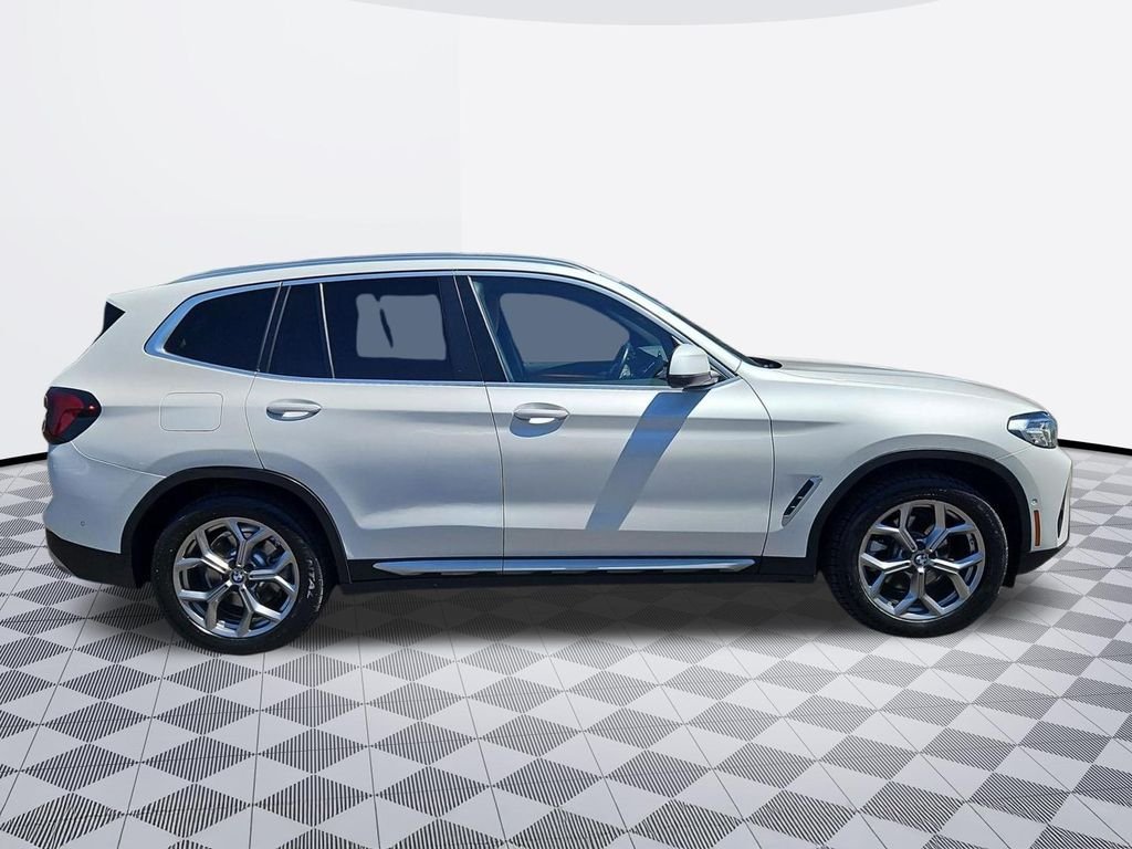 Used 2024 Mineral White Metallic BMW xDrive30i image 6