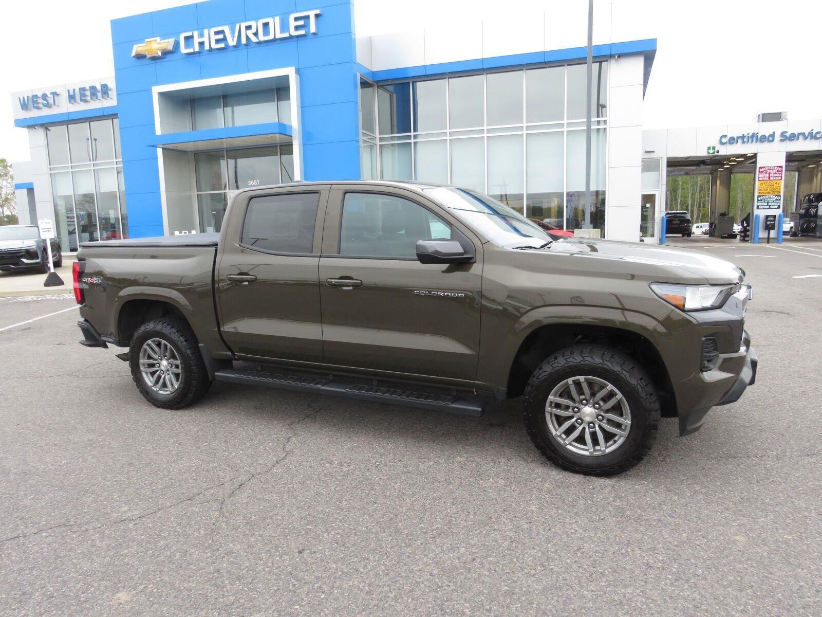 Used 2023 Harvest Bronze Metallic Chevrolet 4WD LT image 5