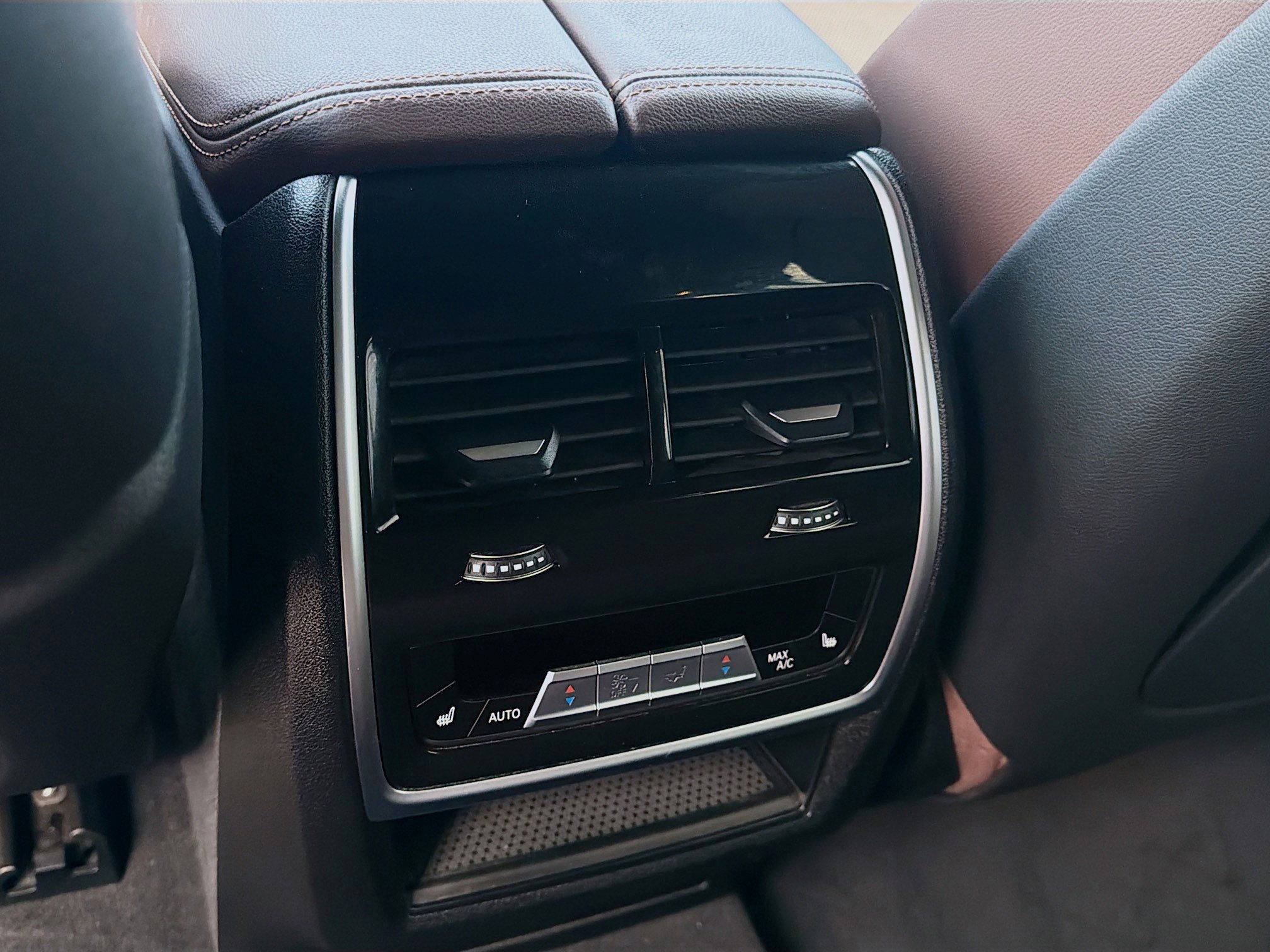 Used 2021 Black Sapphire Metallic BMW M50i image 20