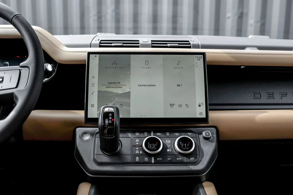 New 2026 Carpathian Grey Land Rover X-Dynamic SE image 18