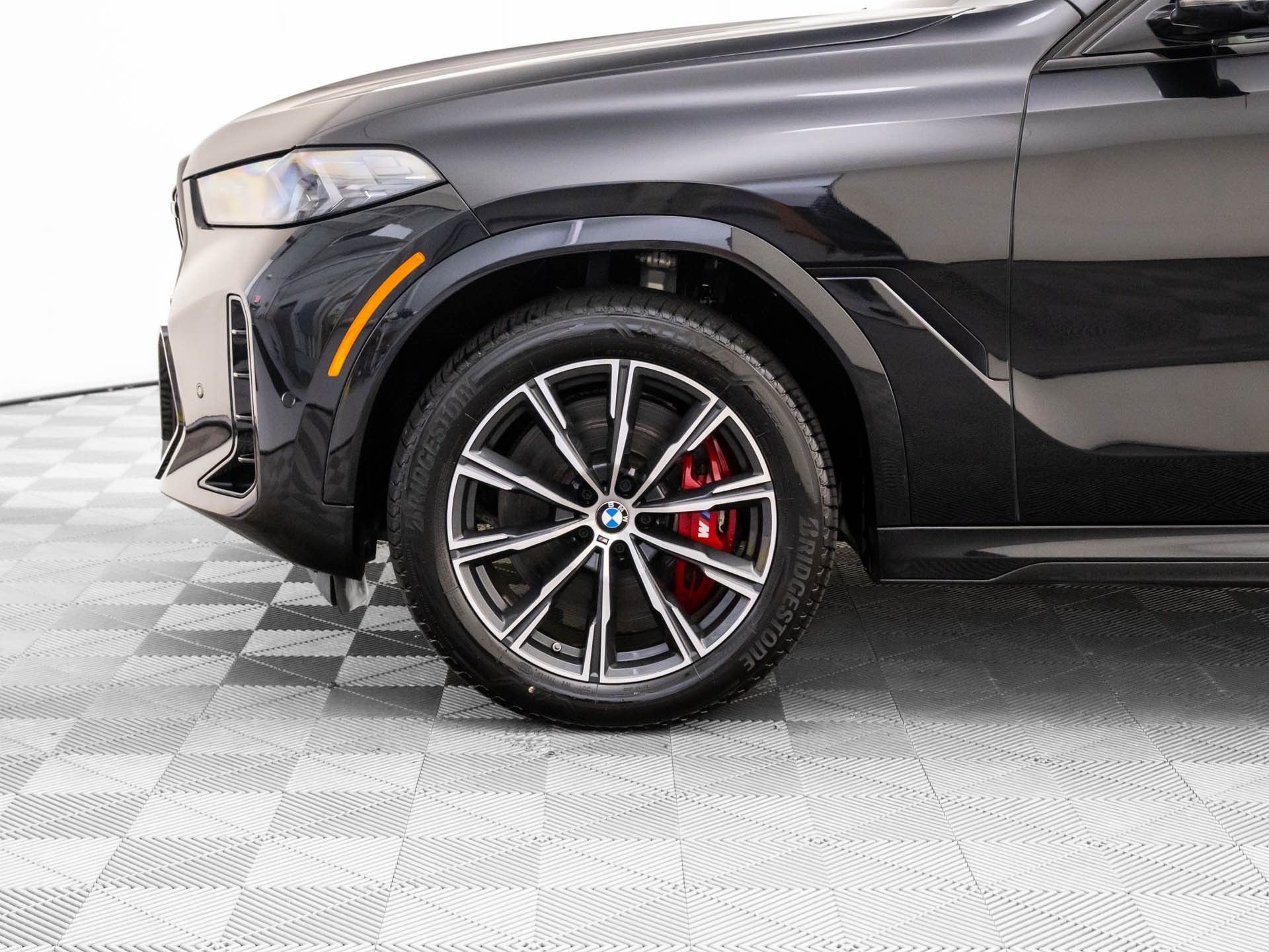 Used 2024 Black BMW M60i image 37