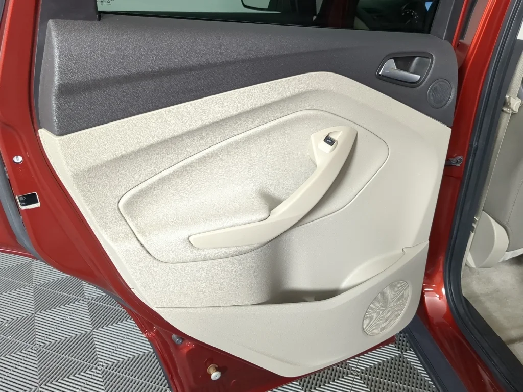 Used 2016 Red Ford SE image 15