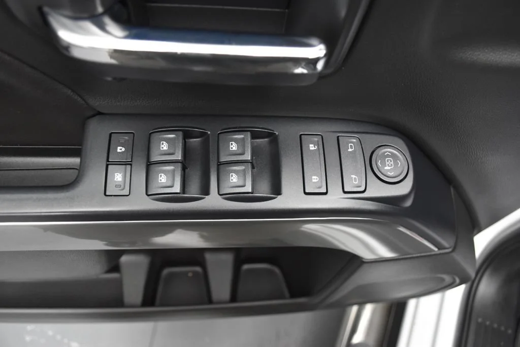 Used 2019 Summit White Chevrolet LT image 20