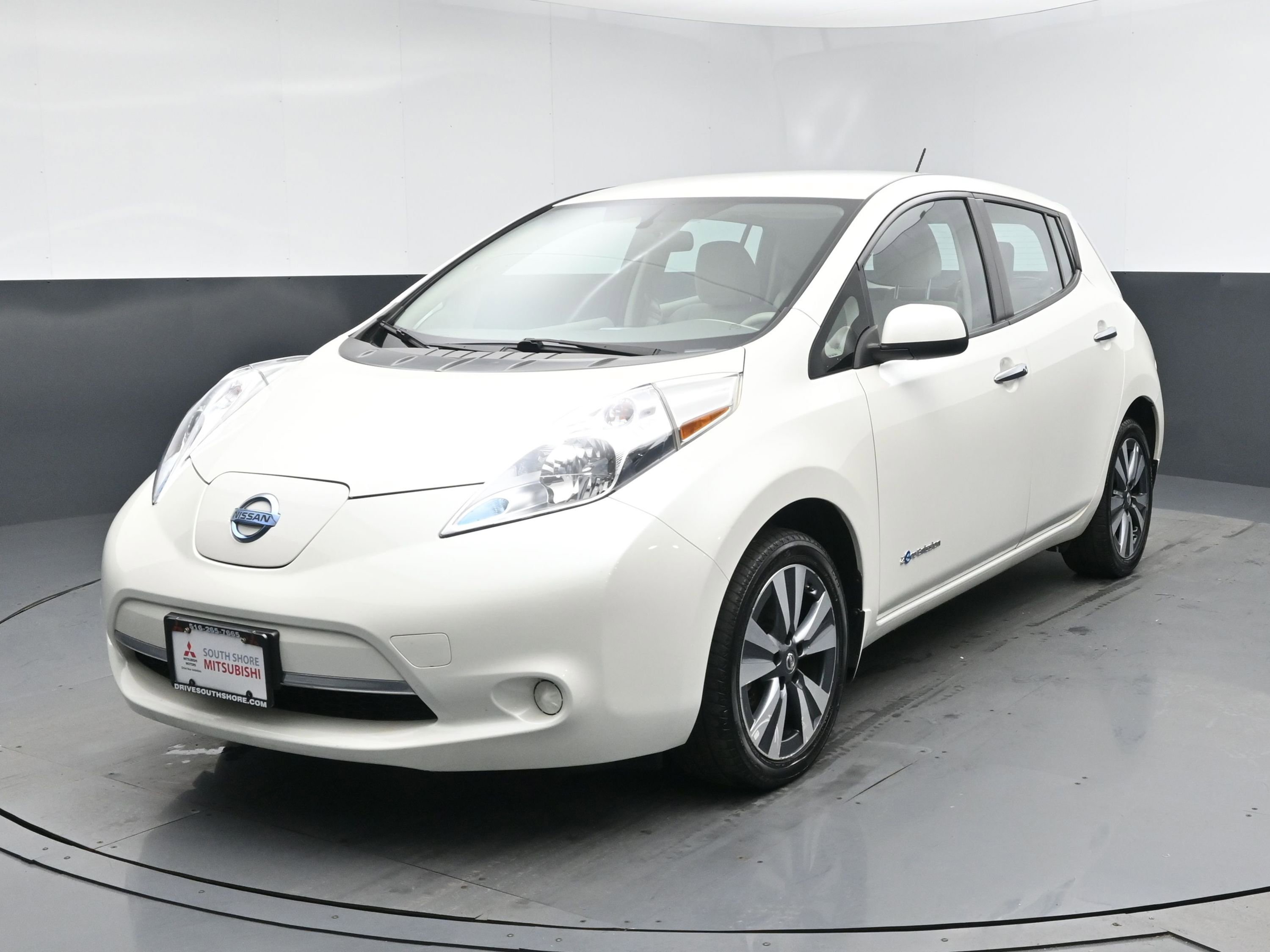 2017 Nissan Leaf SV's photo