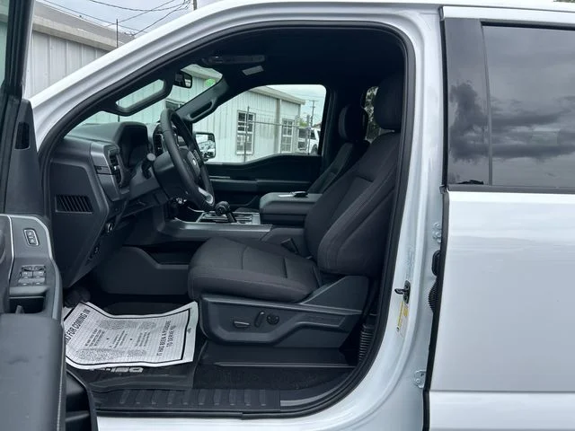 New 2026 Oxford White Ford XLT image 9