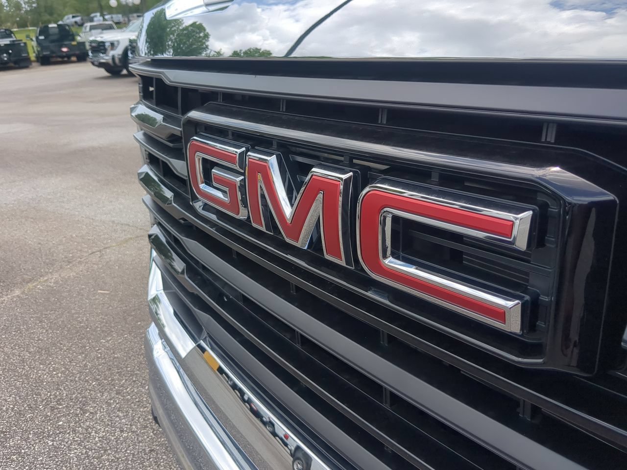 New 2026 Summit White GMC Pro image 29