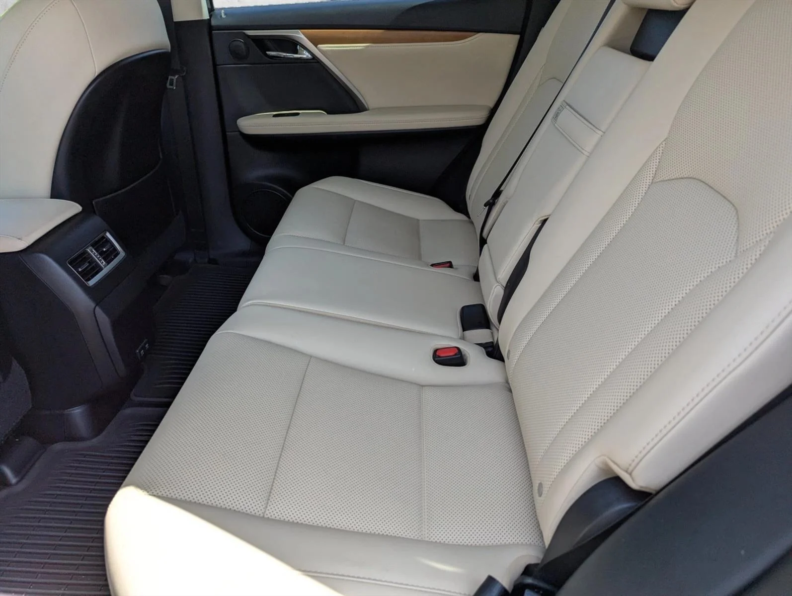 Used 2022 Atomic Silver Lexus RX 350 image 25