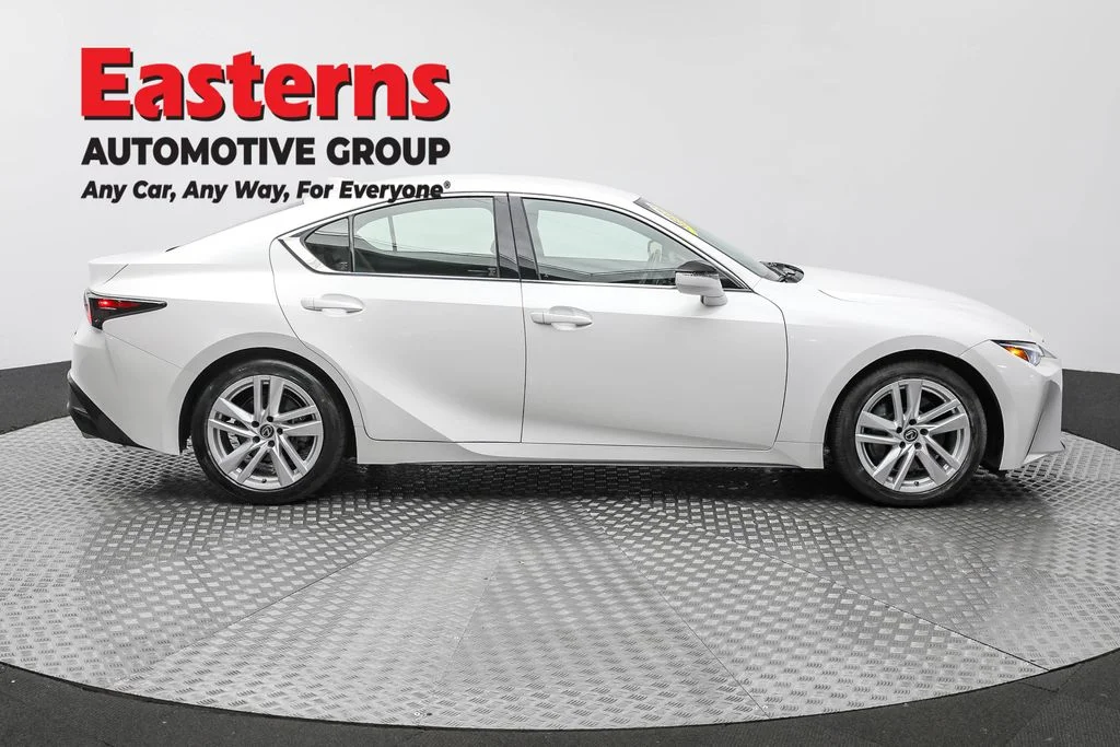 Used 2021  Lexus 300 image 4