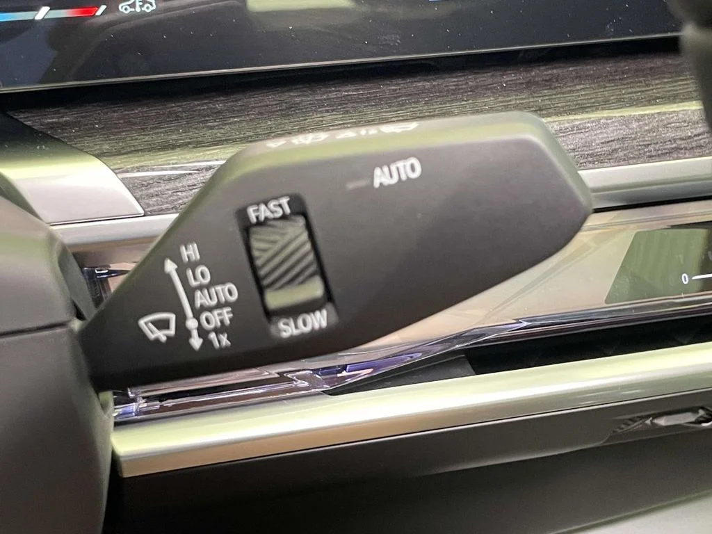 2025 BMW 7 Series 760i - Photo 37