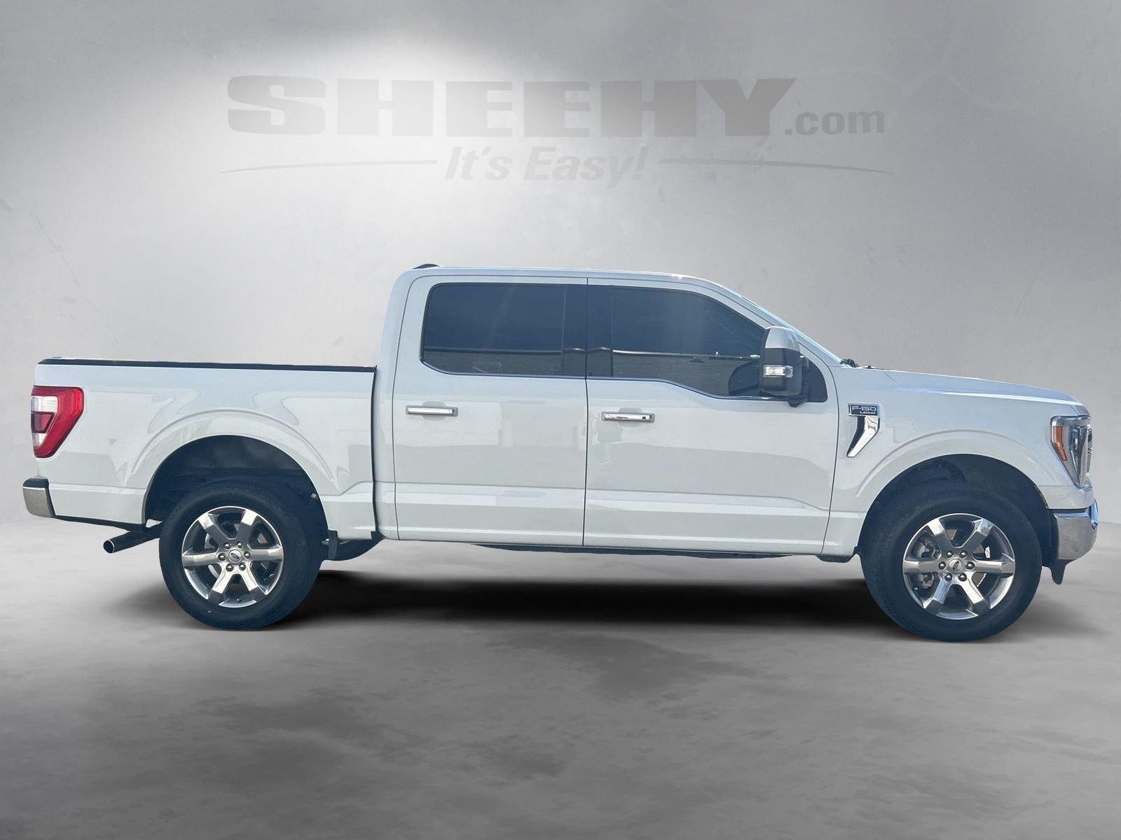 Used 2023  Ford Lariat image 10