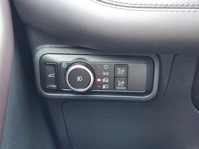 New 2026 Star White Metallic Tri-Coat Ford Platinum™ image 21
