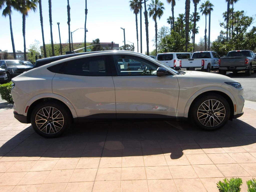 New 2026 Desert Sand Ford Premium image 5