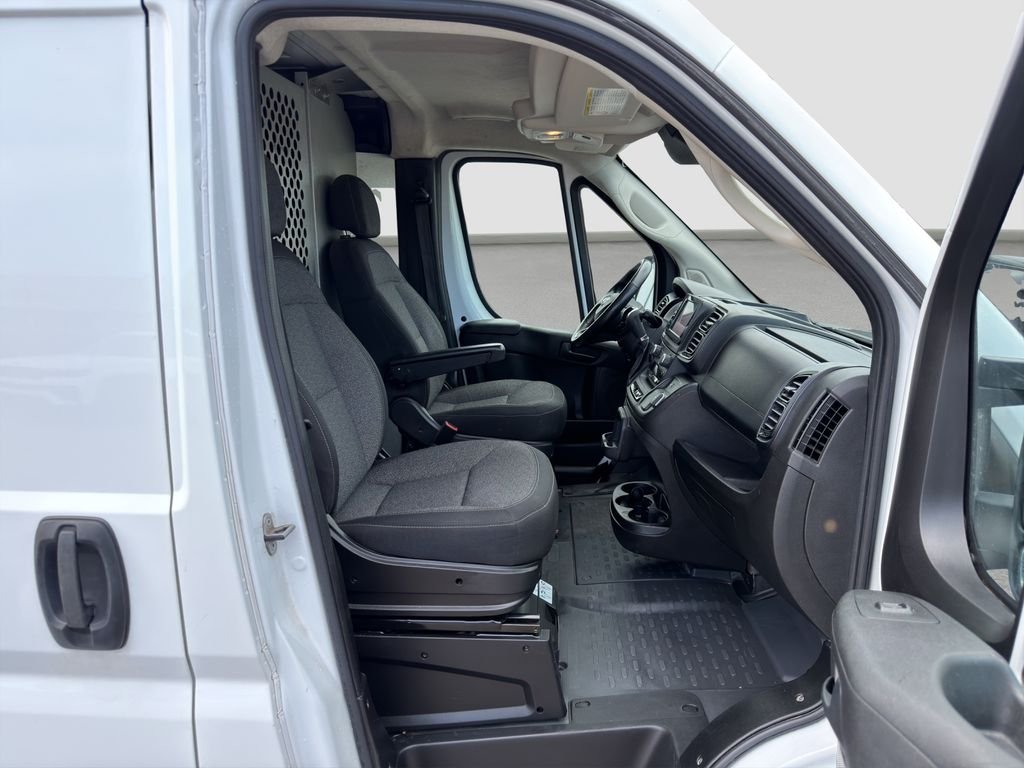 Used 2023 White Ram Base image 17