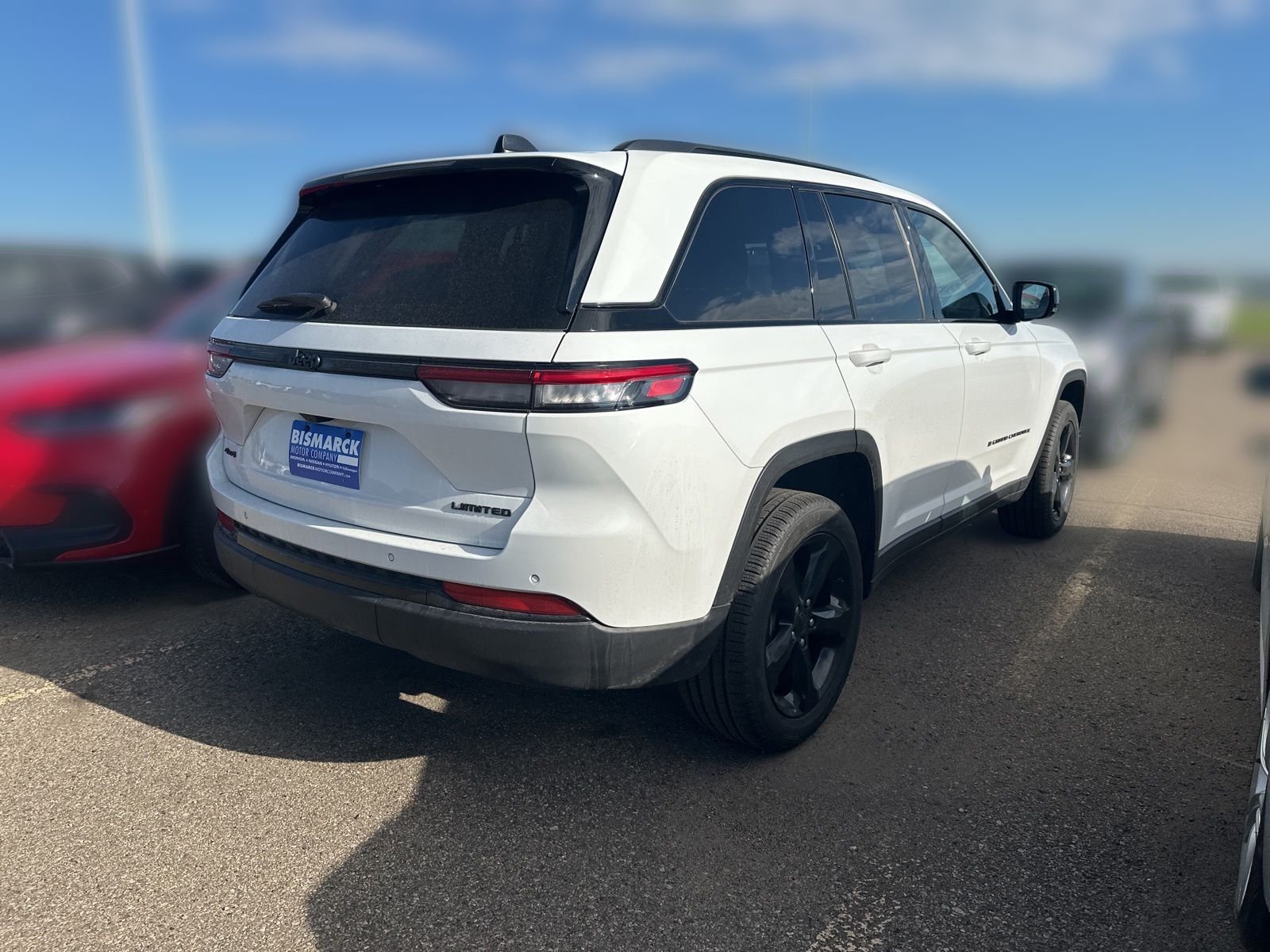 Used 2025 White Jeep Limited image 3