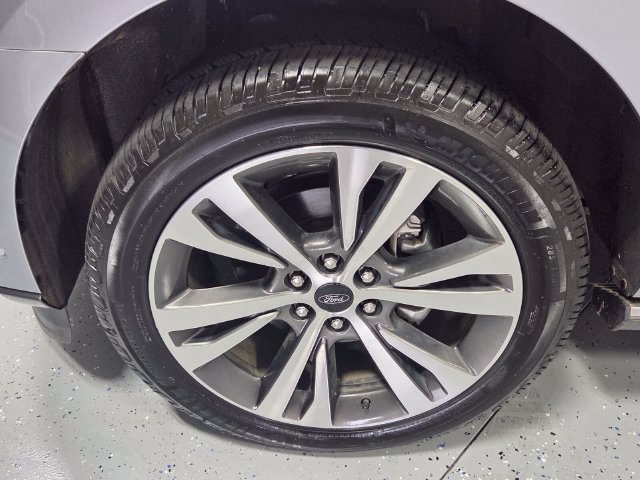 Used 2021 Silver Ford Limited image 19