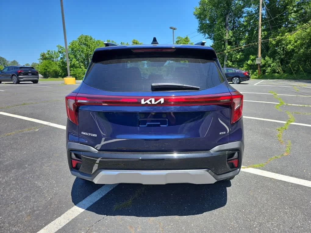 Certified Used 2024 Dark Ocean Blue Kia SX image 5