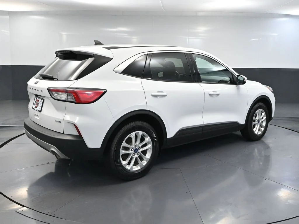 Used 2020 White Ford SE image 5