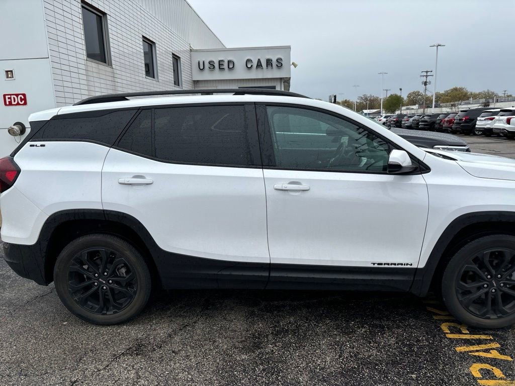 Used 2022 Summit White GMC SLE image 6