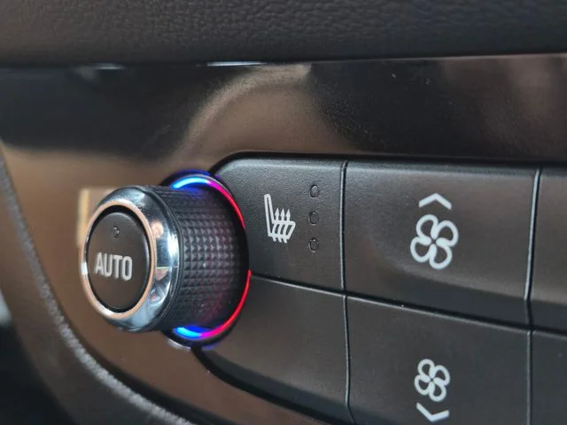 Used 2023 Black Buick Essence image 29