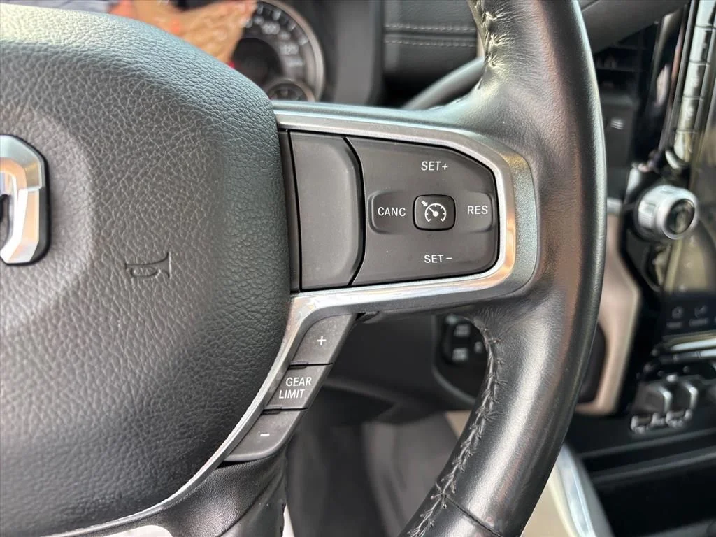 2024 RAM Ram 3500 Pickup Laramie - Photo 17