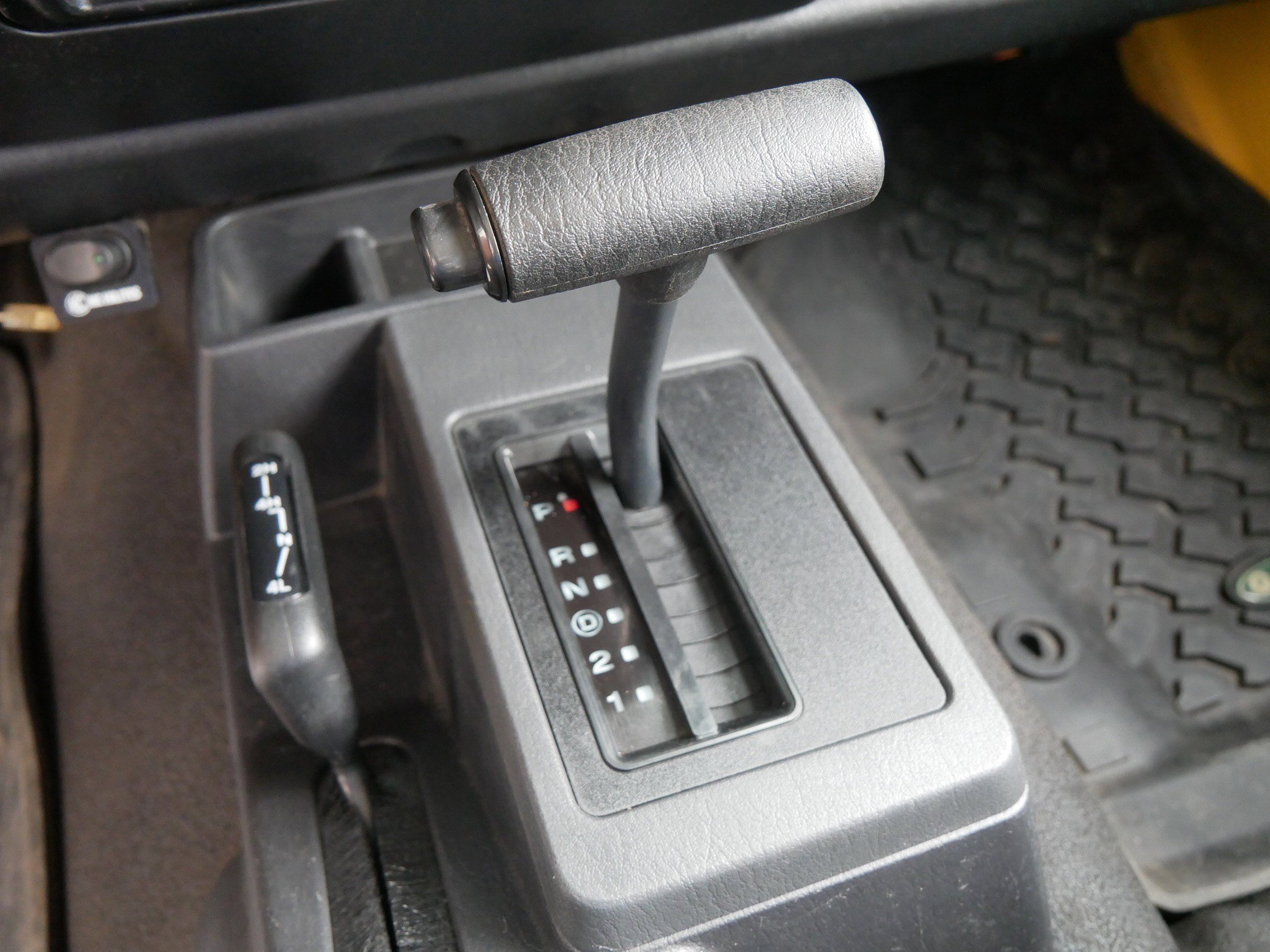 Used 2006 Yellow Jeep Sport image 22