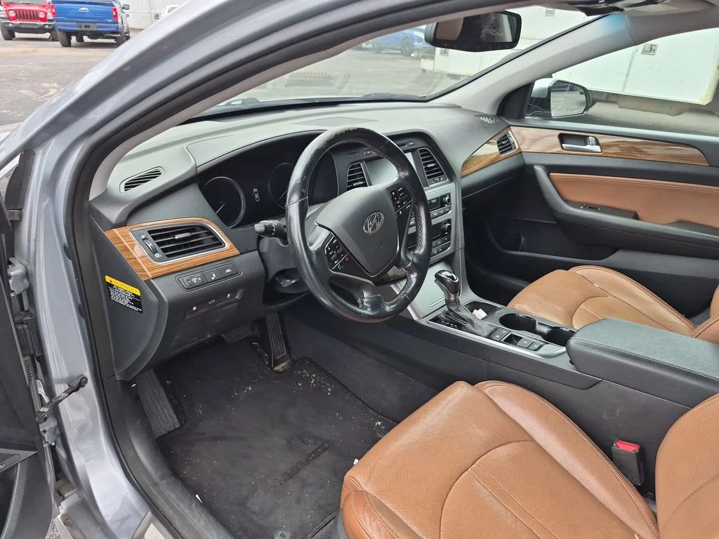 Used 2015 Shale Gray Metallic Hyundai Limited image 12