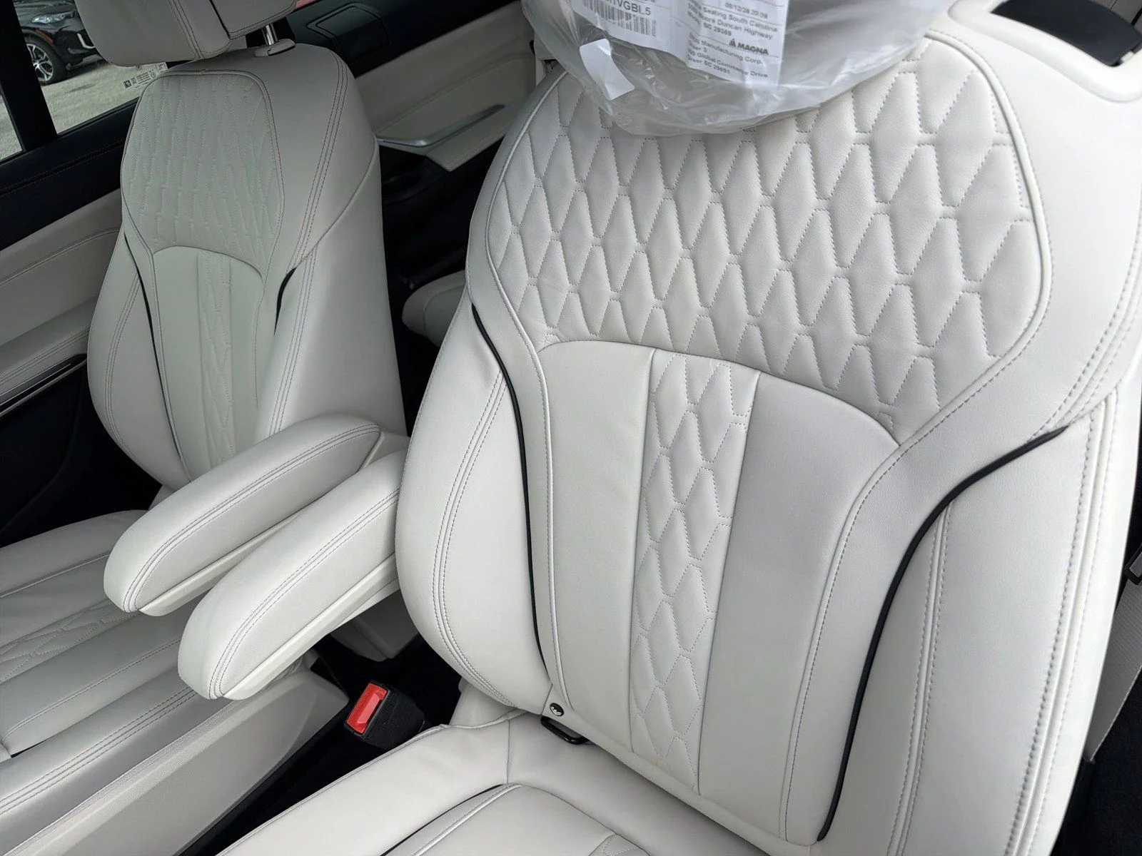 New 2027 Mineral White Metallic BMW xDrive40i image 23