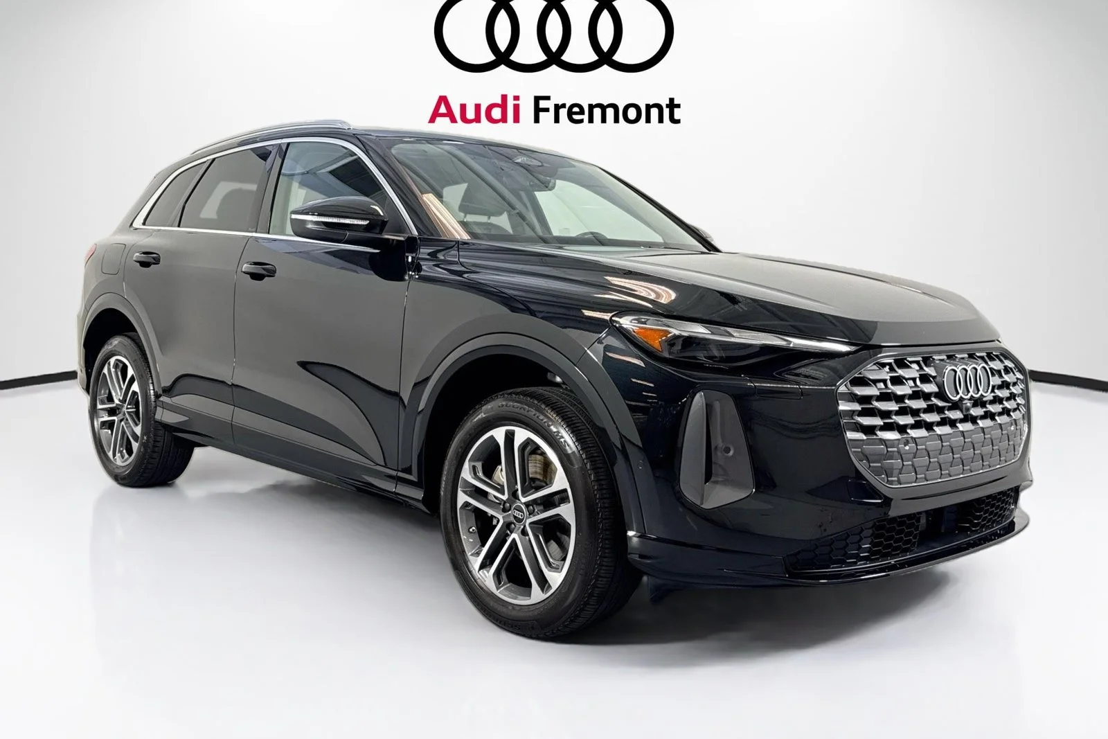 Used 2025 Mythos Balck Audi Premium image 7
