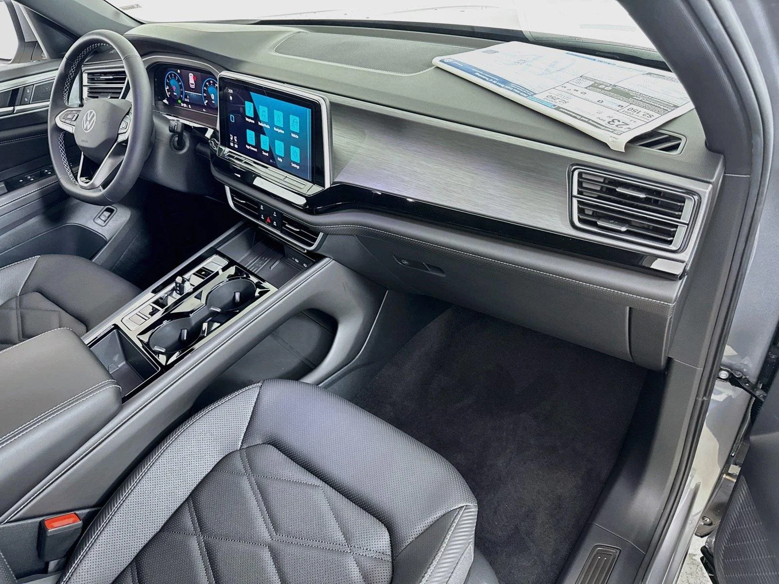 New 2026 Silver Mist Metallic Volkswagen 2.0T SE w/Technology image 27