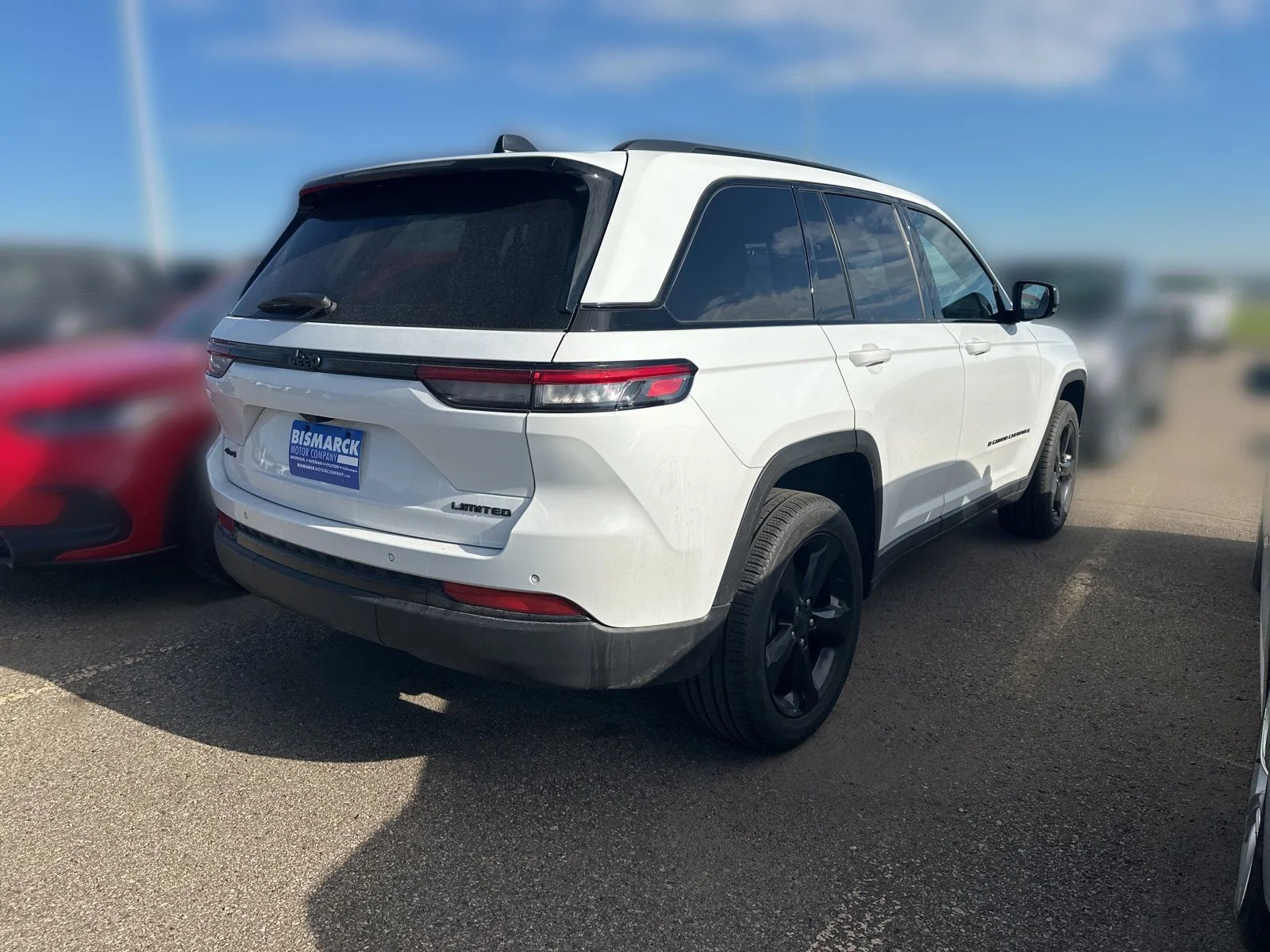 Used 2025 White Jeep Limited image 3