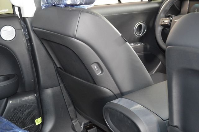 New 2026 White Hyundai SEL 8P image 19