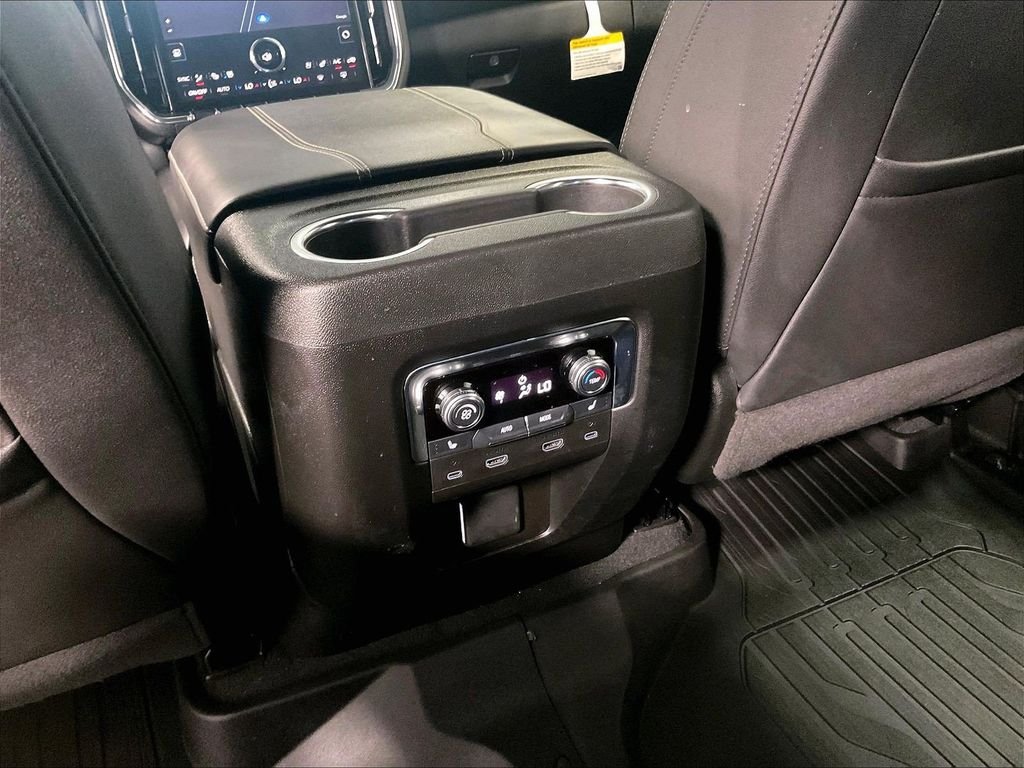 Used 2025 White GMC Elevation image 29