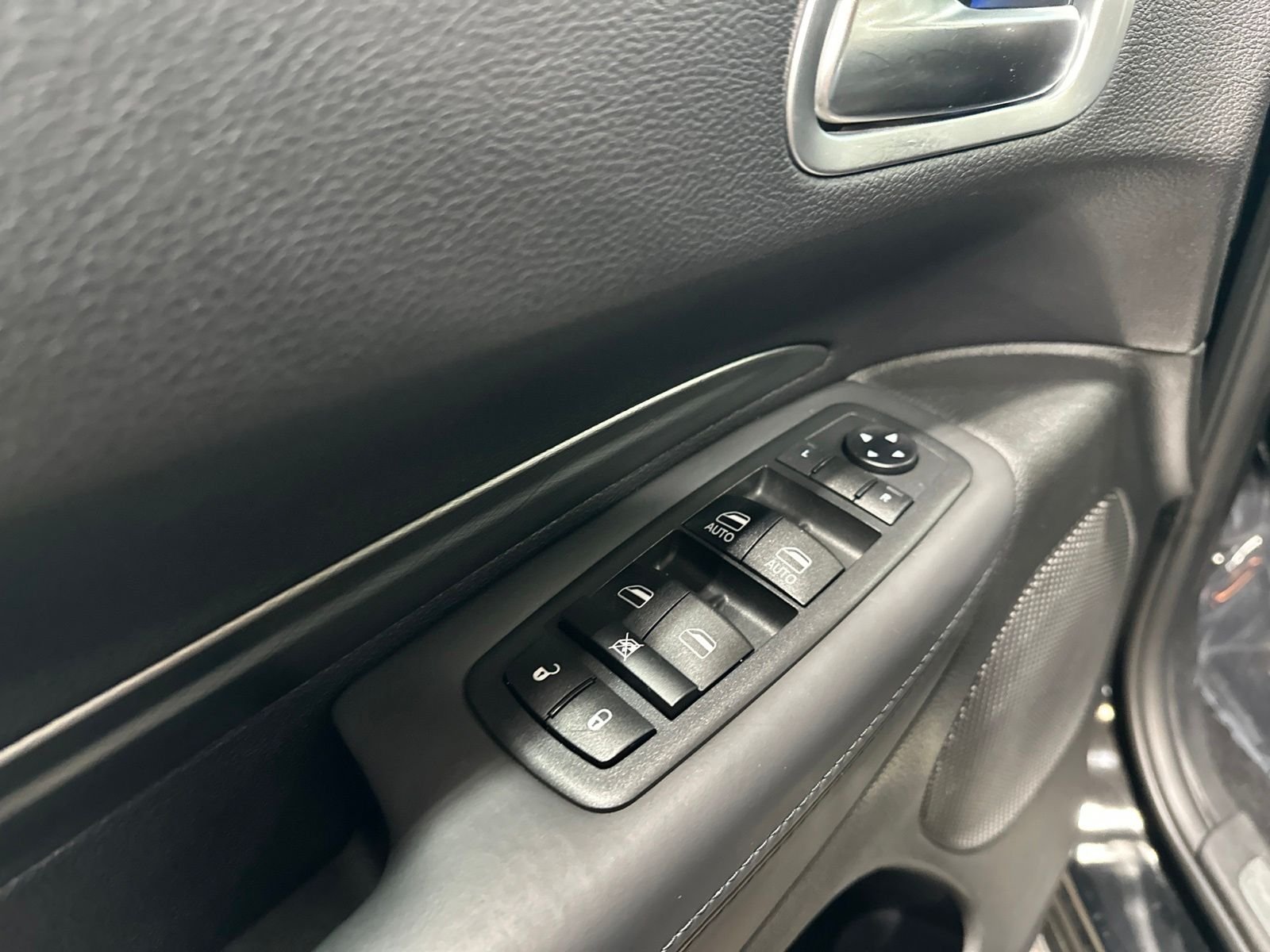 Used 2019 Black Dodge Citadel image 18