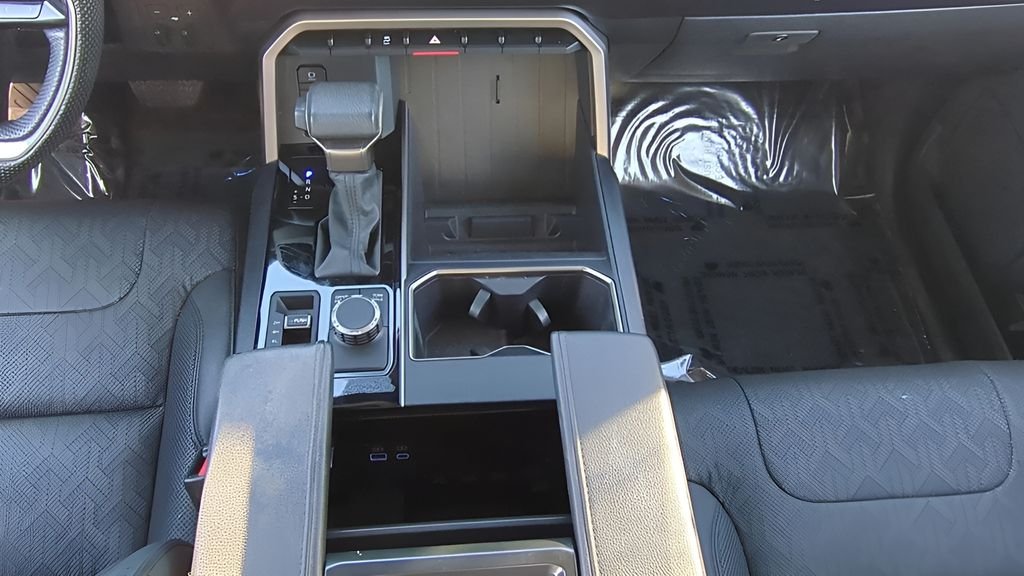 Used 2024  Toyota SR5 image 23