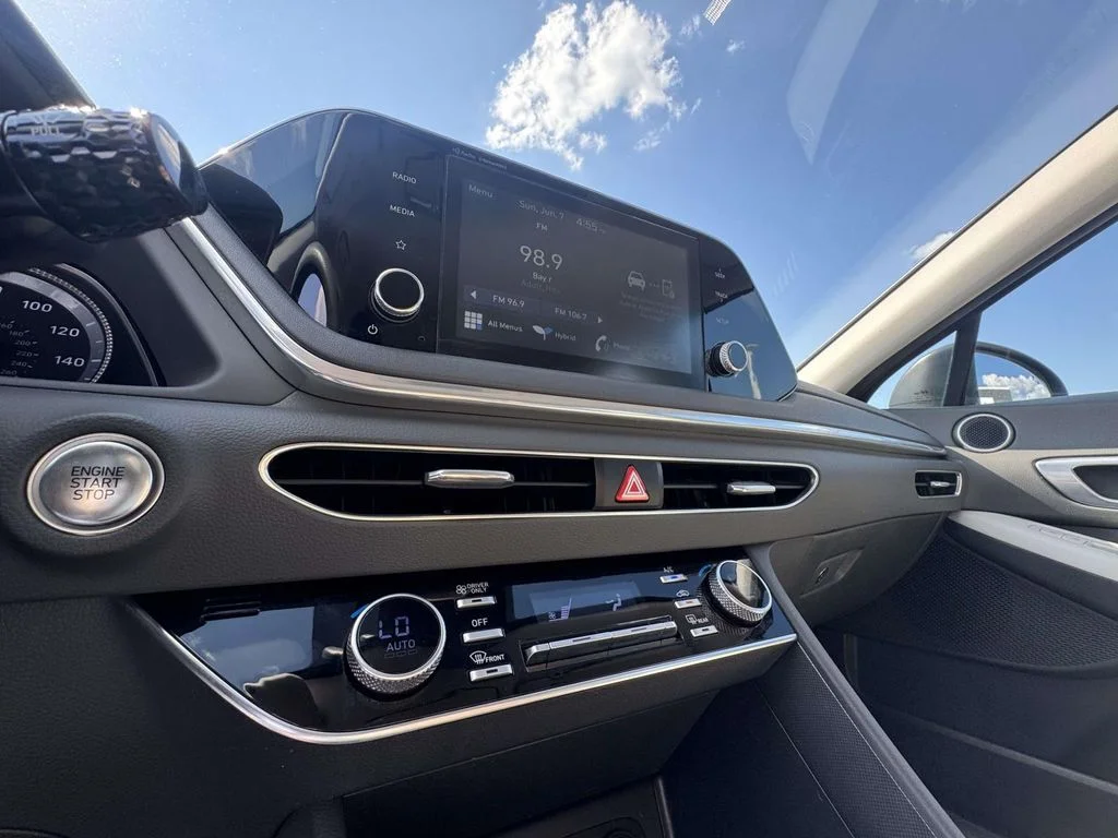 Used 2021 Blue Hyundai Blue image 16