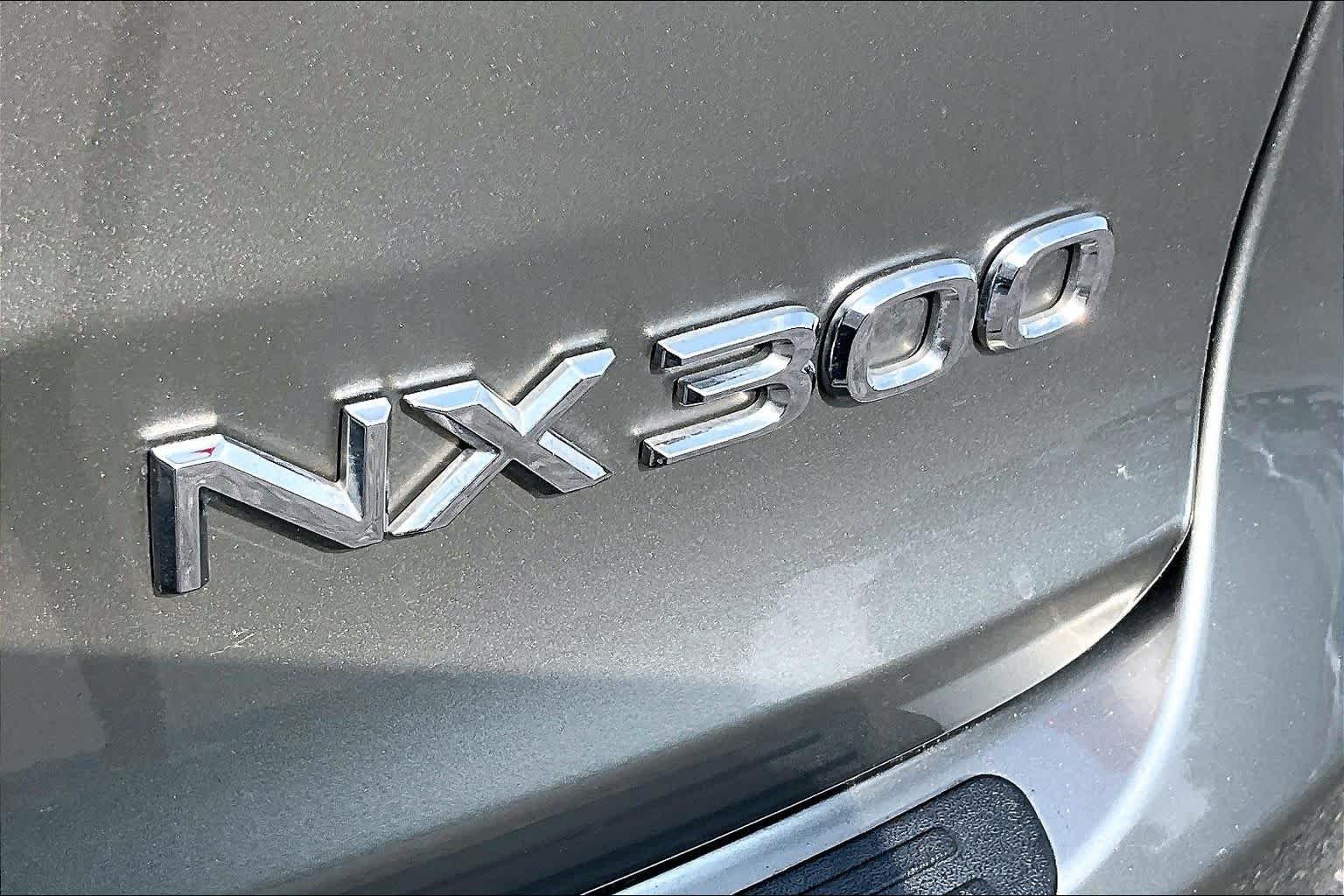 Used 2021 Atomic Silver Lexus F SPORT image 10