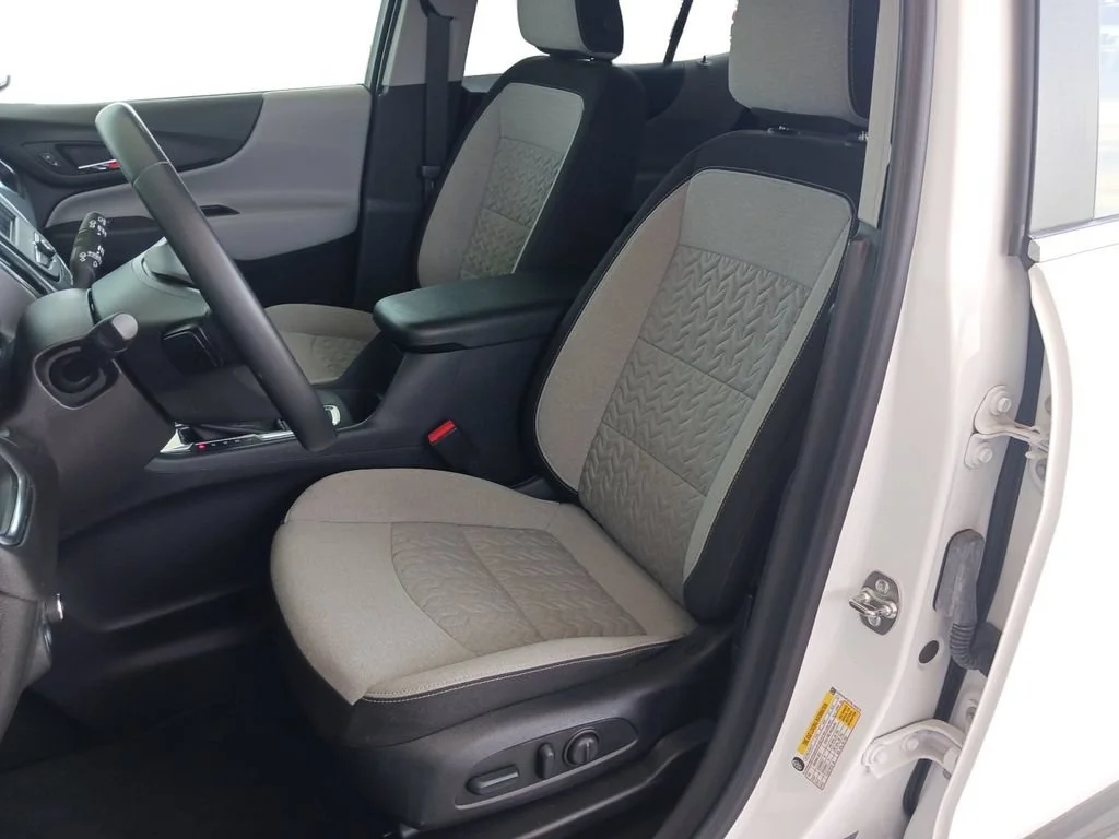 Used 2024 Summit White Chevrolet LT image 26