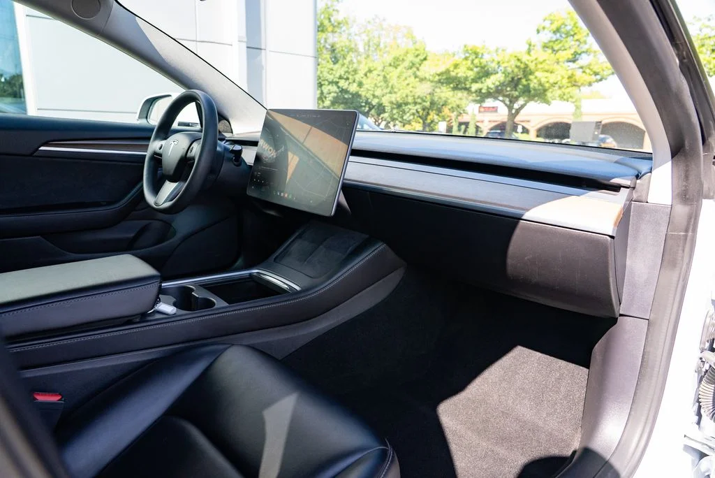 Used 2022 White Tesla Long Range image 23