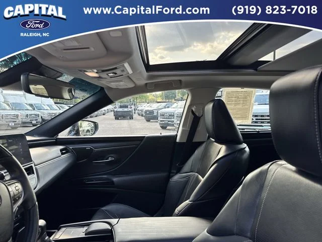 Used 2022 Beige Lexus 350 Ultra Luxury image 21