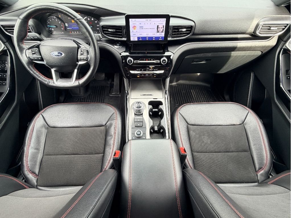Used 2023 Star White Metallic Tri-Coat Ford ST-Line image 16