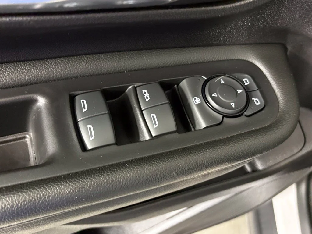 Used 2024 White GMC SLE image 14