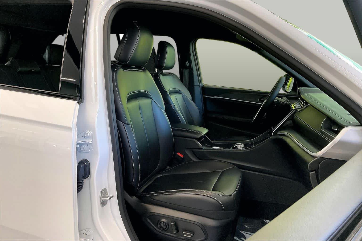 Used 2025 Bright White Clearcoat Jeep Limited image 8