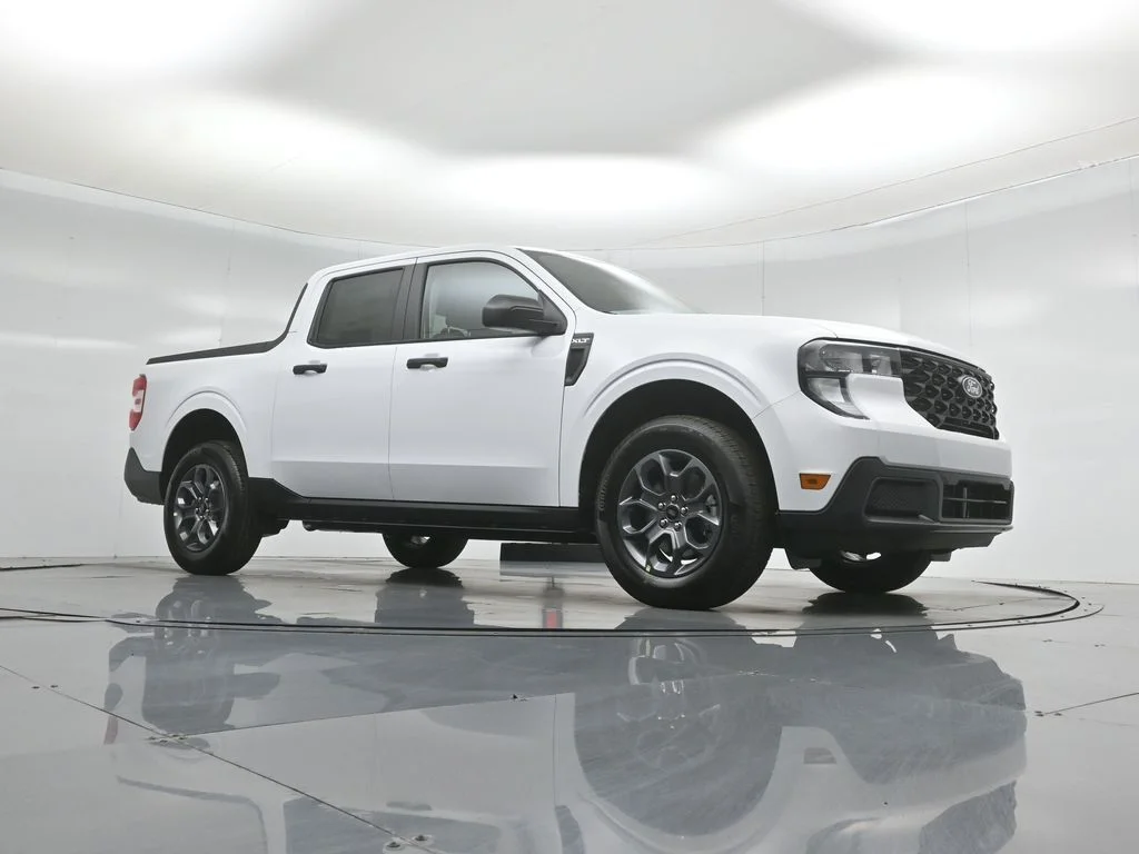 New 2026 White Ford XLT image 3