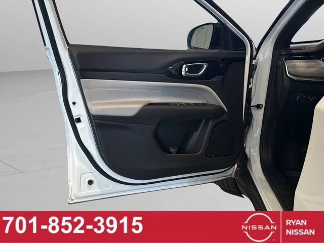 Certified Used 2024 White Jeep Limited image 33