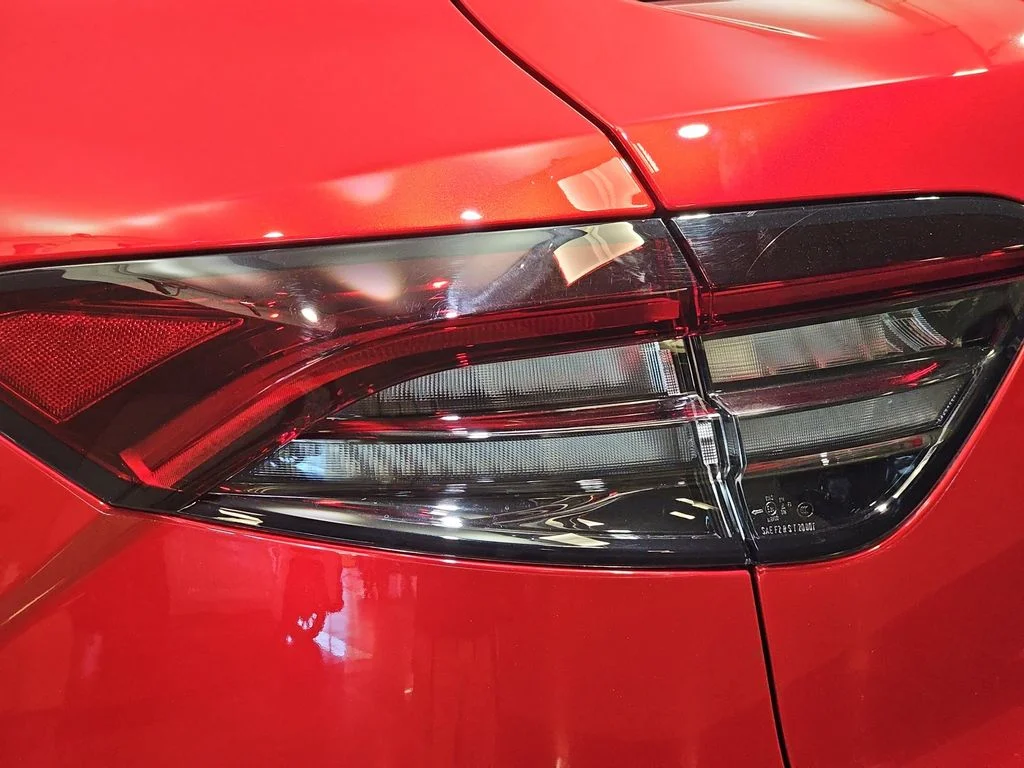 Used 2022 Red Maserati Modena image 35
